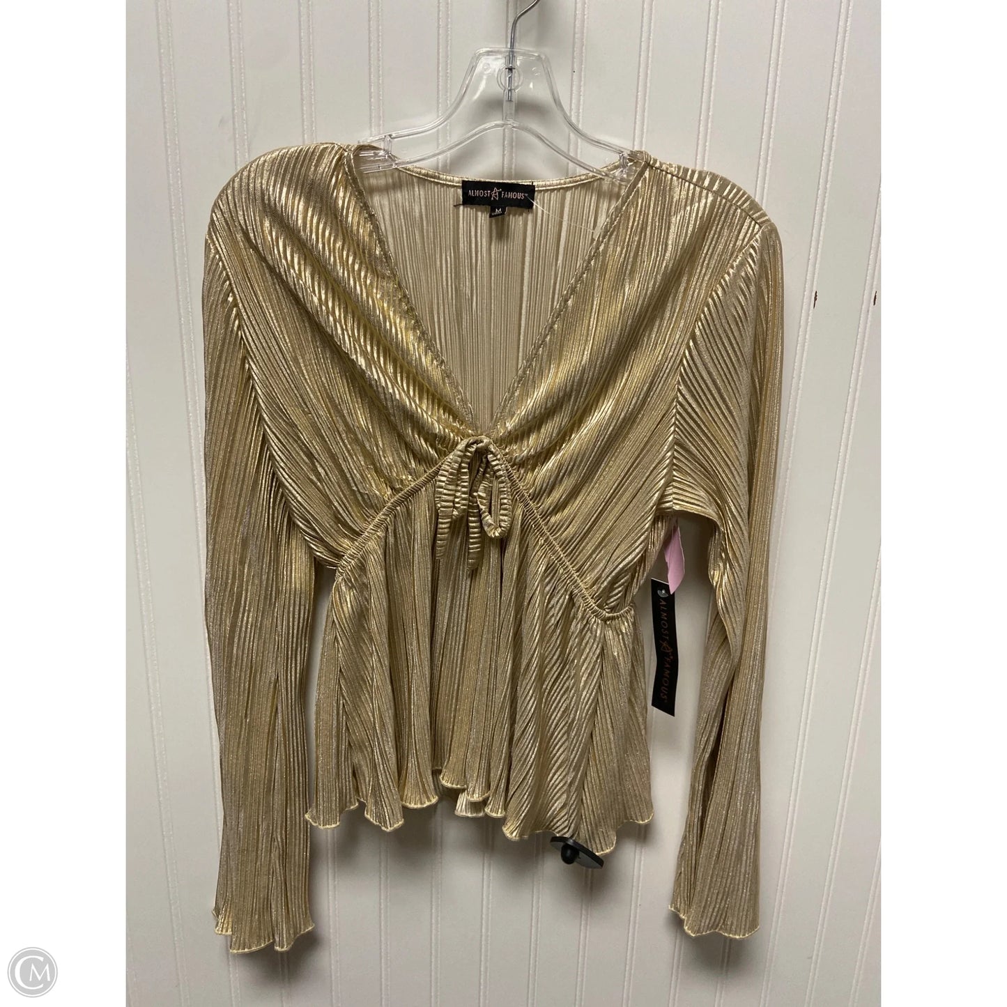 Top Long Sleeve By Almost Famous In Gold, Size: M