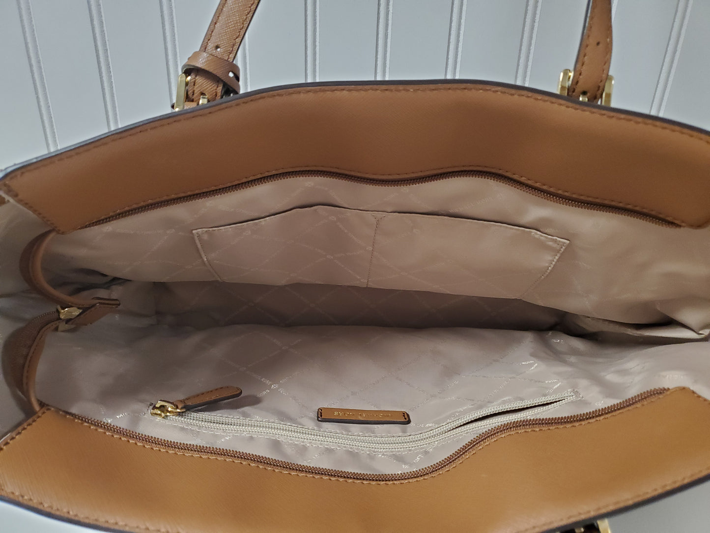 Handbag Designer By Michael Kors, Size: Large