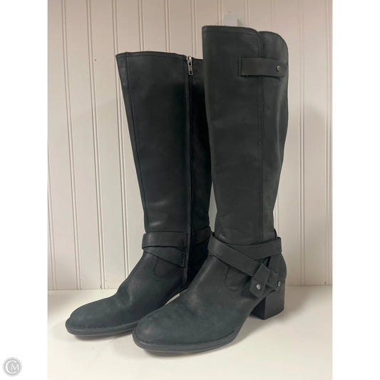 Boots Designer By Ugg In Grey, Size: 9