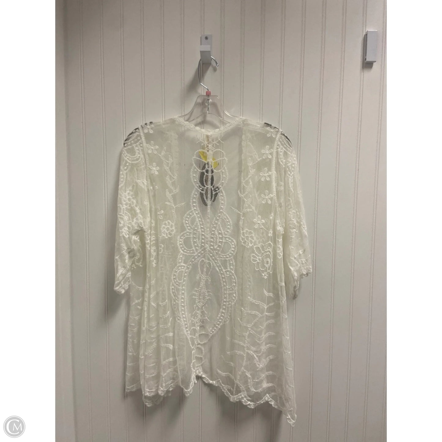 Shawl By Clothes Mentor In Cream, Size: Xl