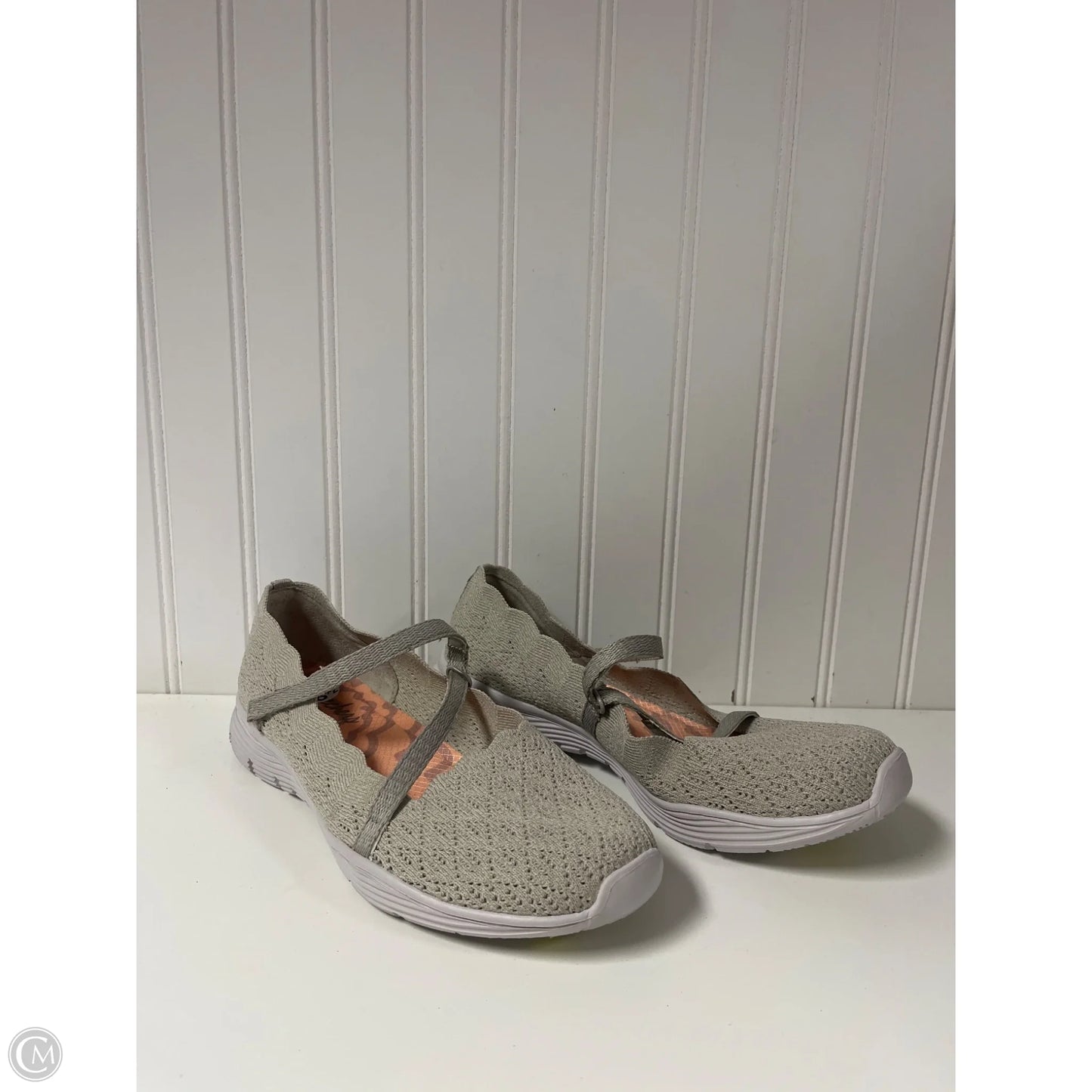 Shoes Flats By Skechers In Beige, Size: 8.5