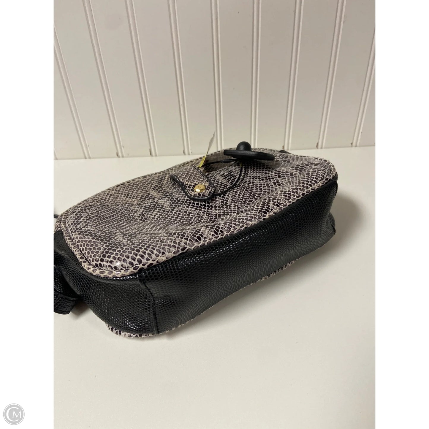 Handbag Leather By Gilli, Size: Medium
