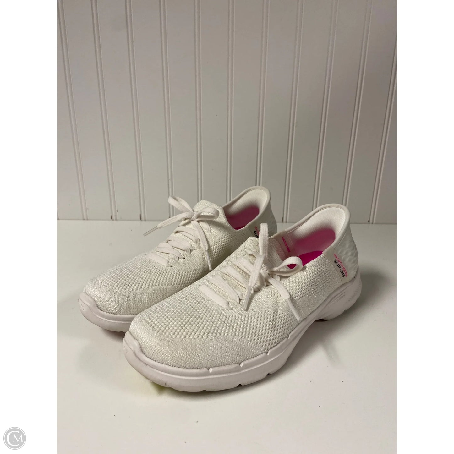 Shoes Sneakers By Skechers In White, Size: 6