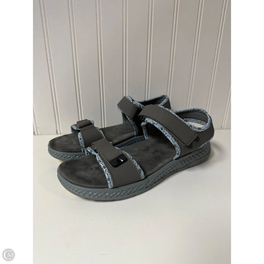 Sandals Flats By Clothes Mentor In Grey, Size: 8.5