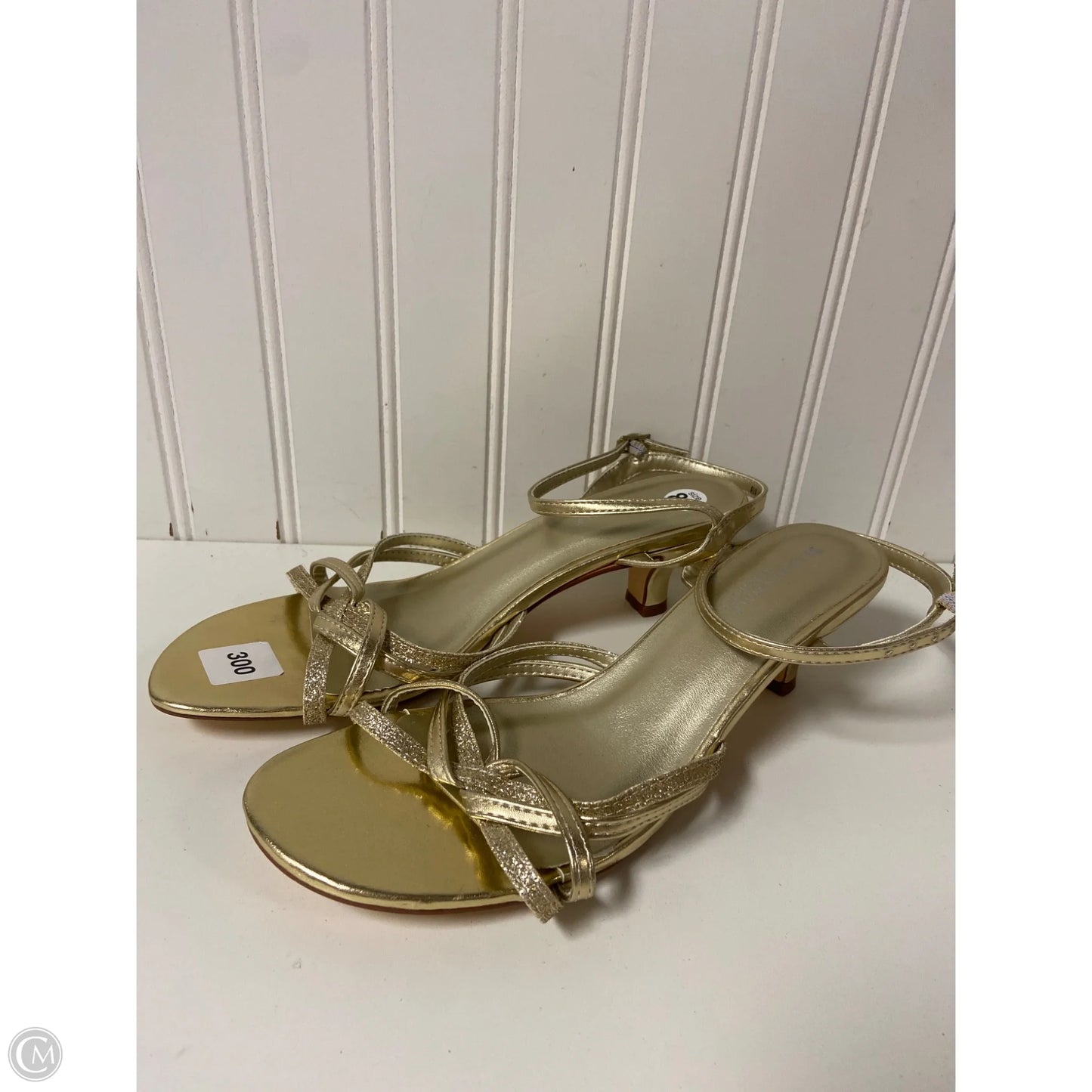 Sandals Heels Kitten By Clothes Mentor In Gold, Size: 8.5