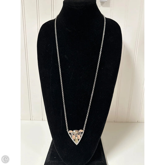 Necklace Pendant By Vera Bradley, Size: 1