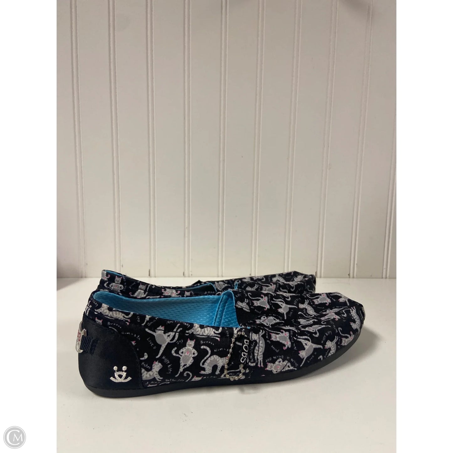 Shoes Flats By Bobs In Black & Grey, Size: 7