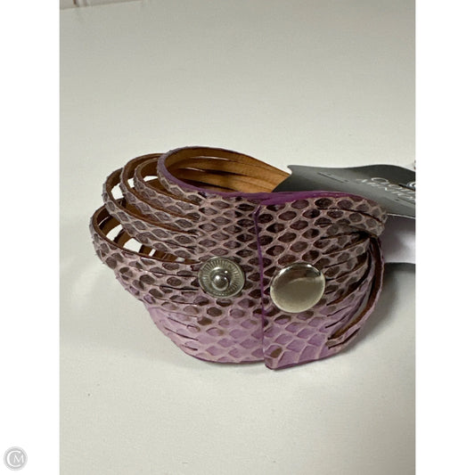 Bracelet Cuff By Clothes Mentor, Size: 1