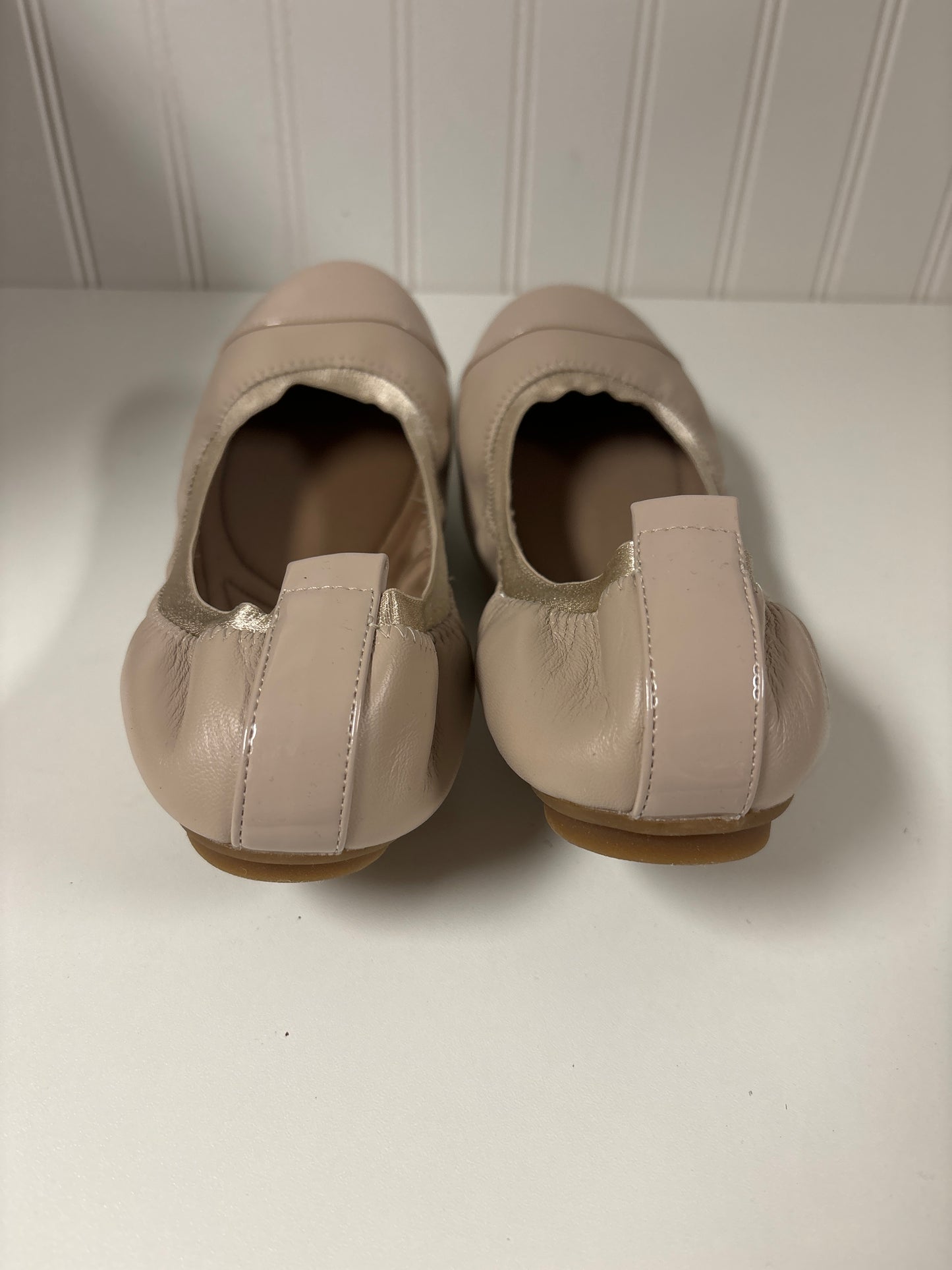 Taupe Shoes Flats Susina, Size 7.5