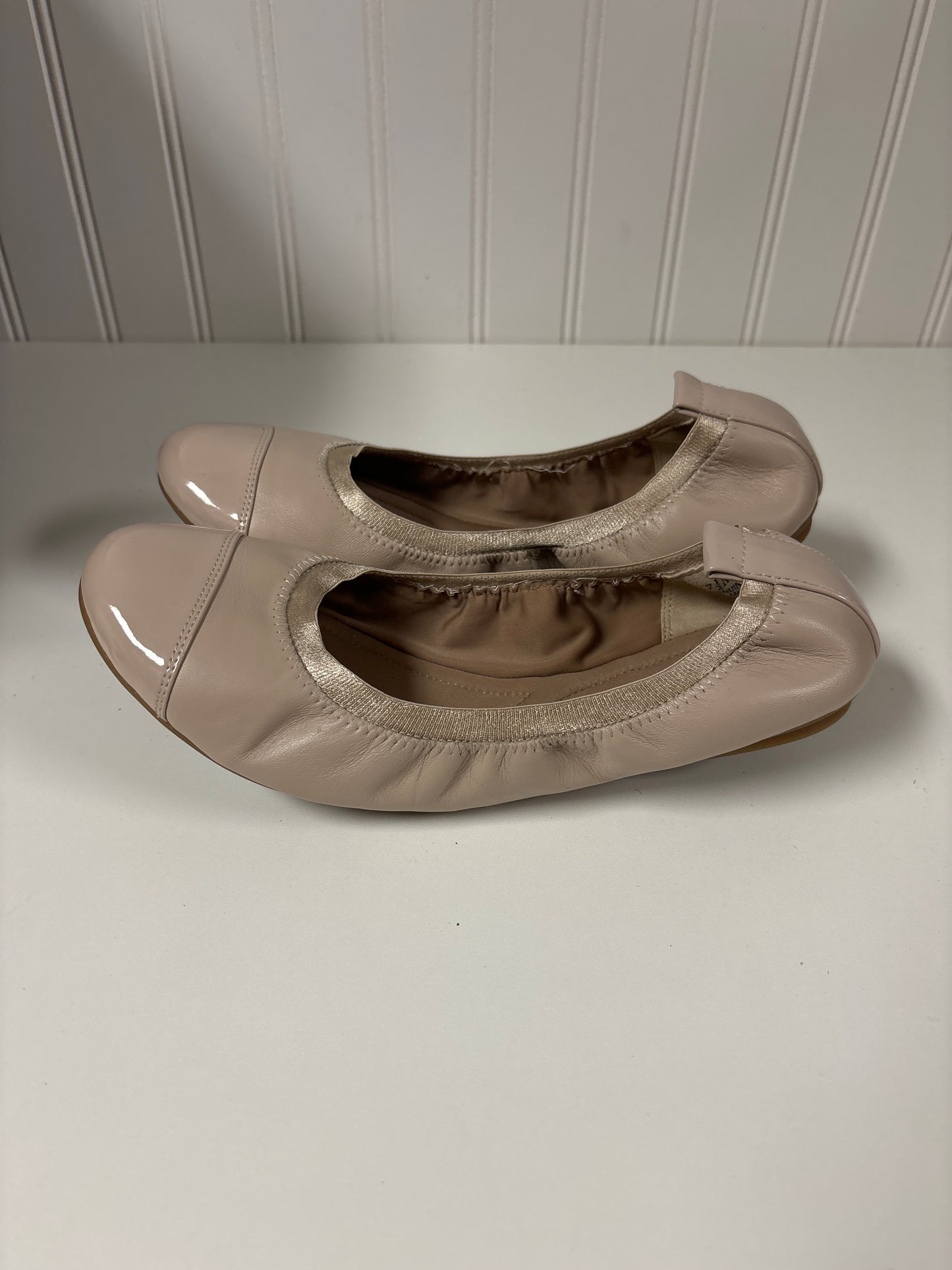 Taupe Shoes Flats Susina, Size 7.5