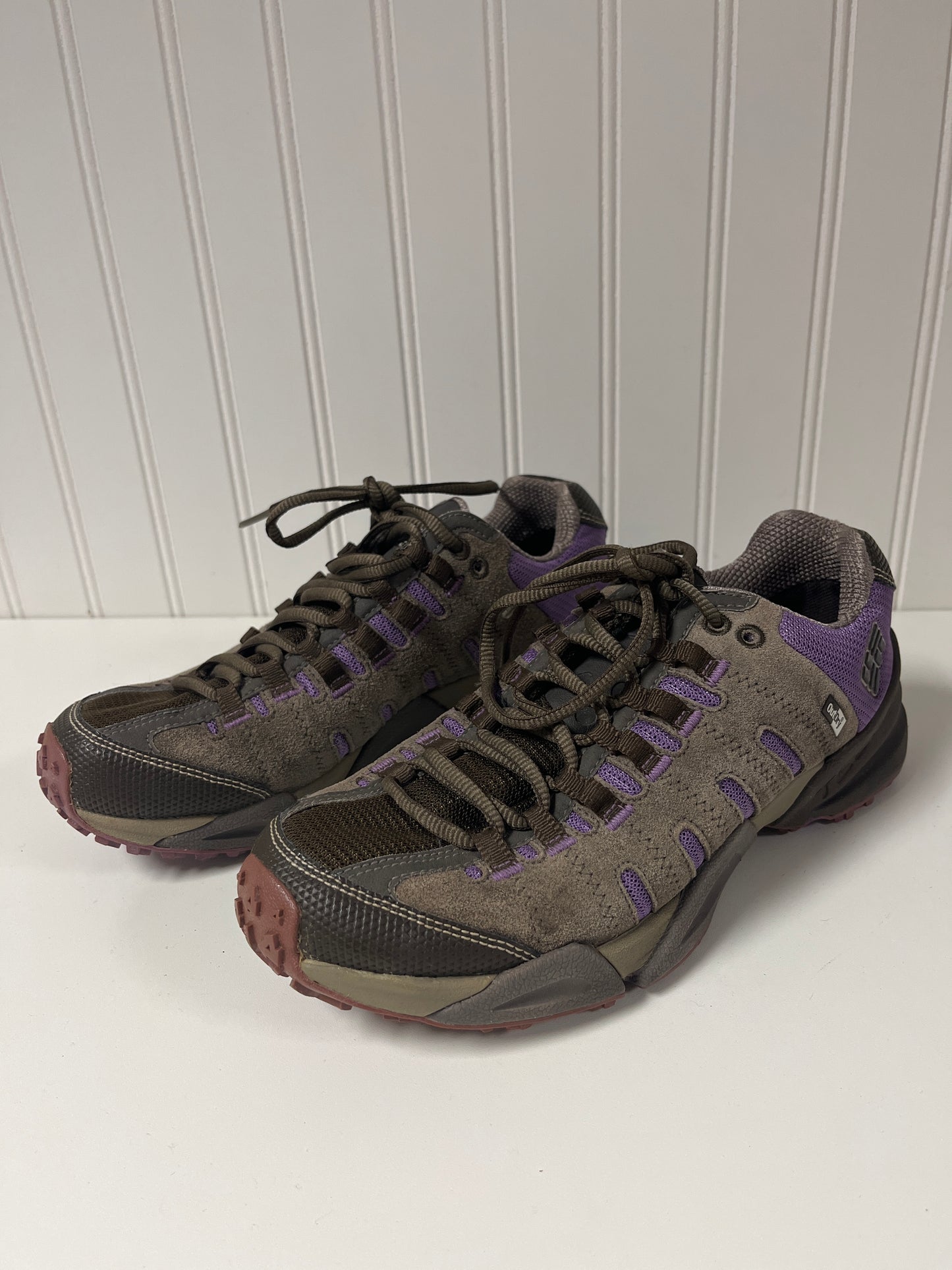 Shoes Hiking By Columbia In Brown, Size: 8