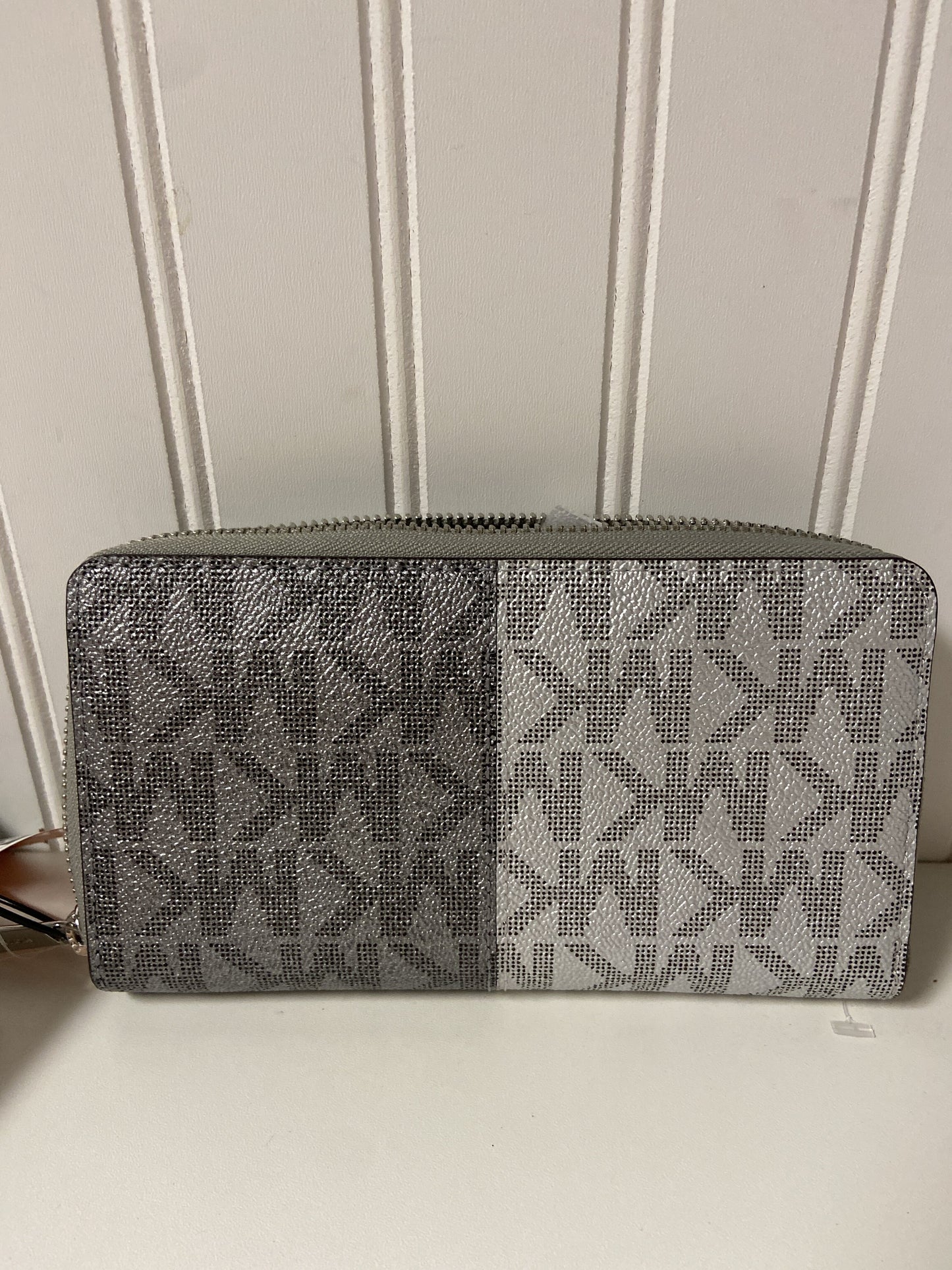 Wallet Designer By Michael Kors  Size: Medium