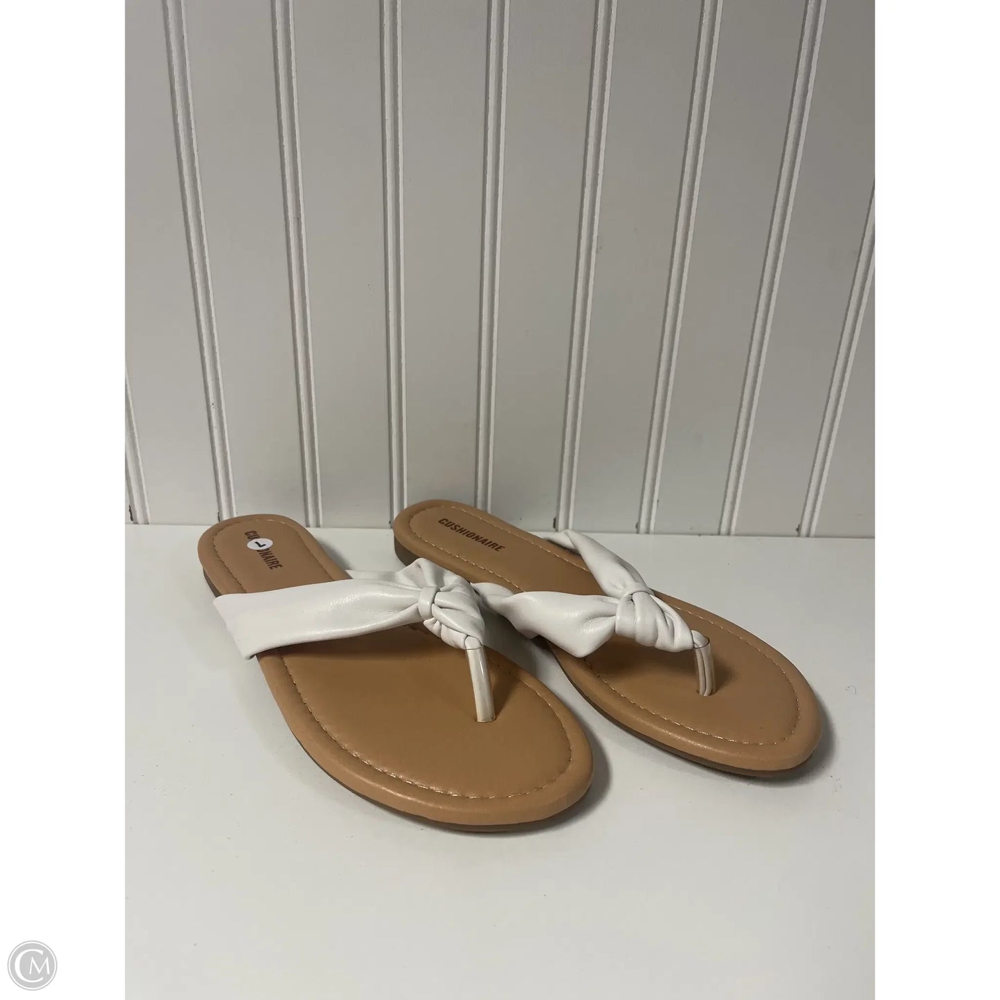 Sandals Flats By Cushionaire In White, Size: 7