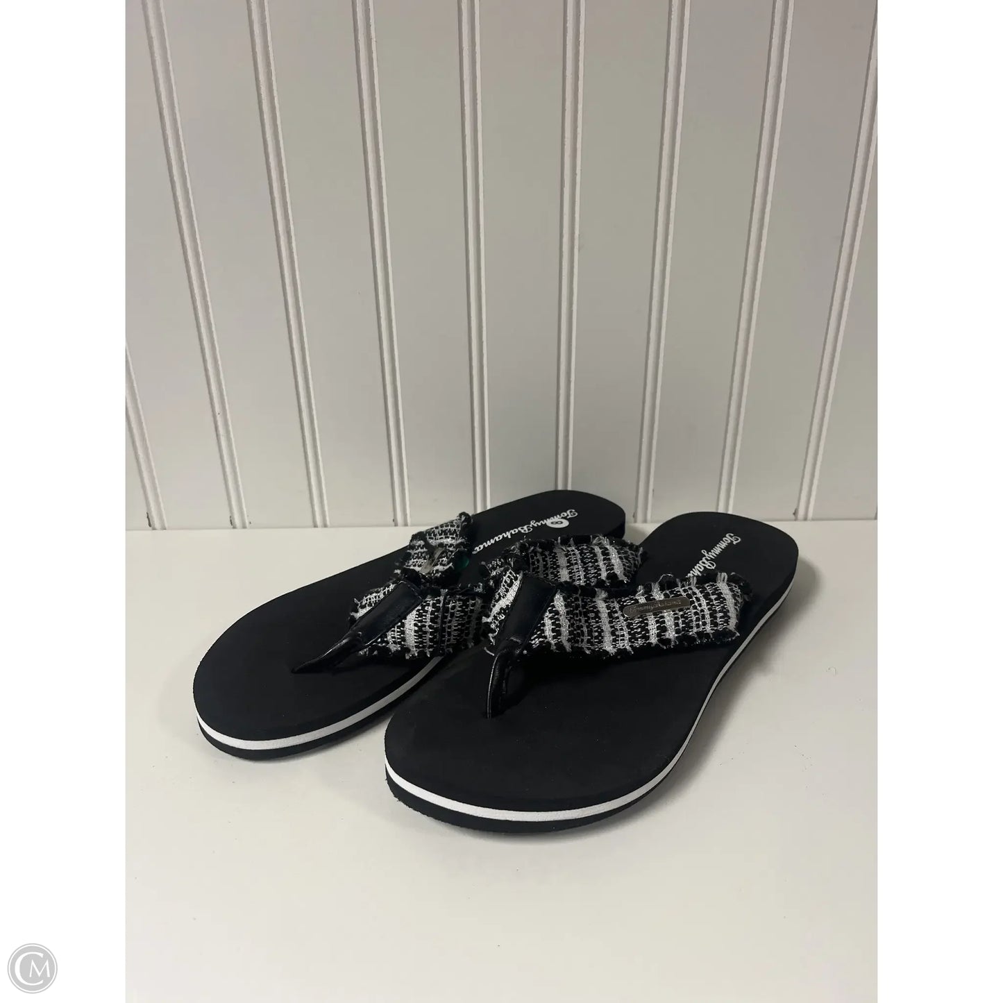 Sandals Flip Flops By Tommy Bahama In Black & White, Size: 8