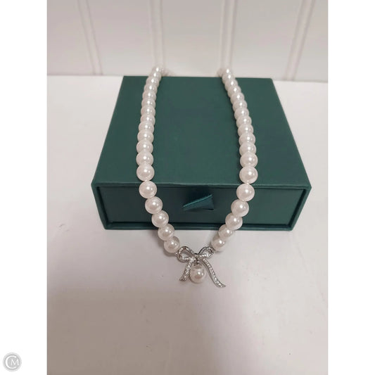 Necklace Pendant By Clothes Mentor