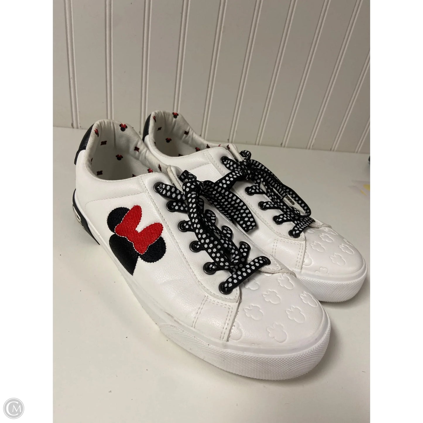 Shoes Sneakers By Disney In White, Size: 8.5