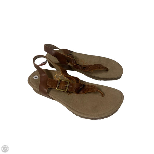 Sandals Flats By Aetrex In Tan, Size: 7