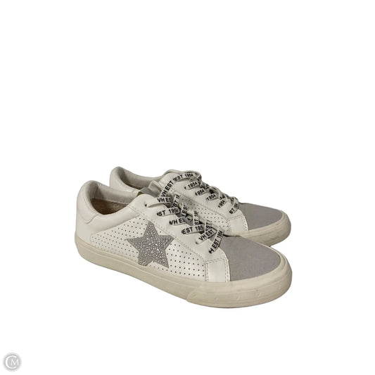 Shoes Sneakers By Vintage Havana In White, Size: 7.5