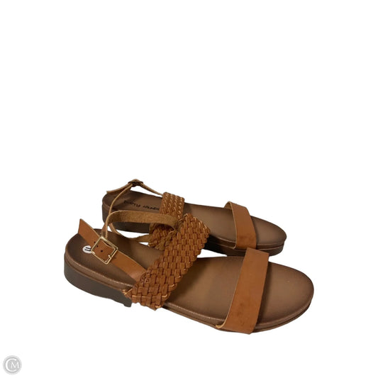 Sandals Flats By Dirty Laundry In Tan, Size: 11