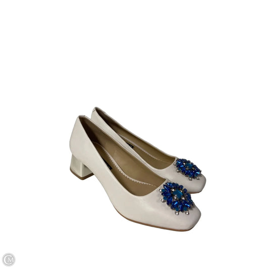Shoes Designer By Karl Lagerfeld In White, Size: 8