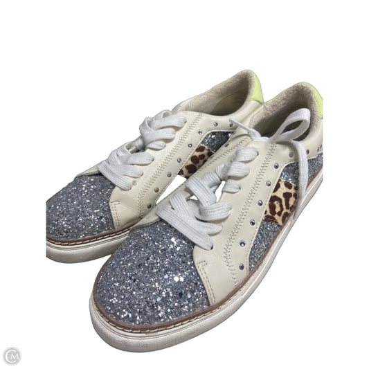 Shoes Sneakers By Crown Vintage In Beige, Size: 9.5
