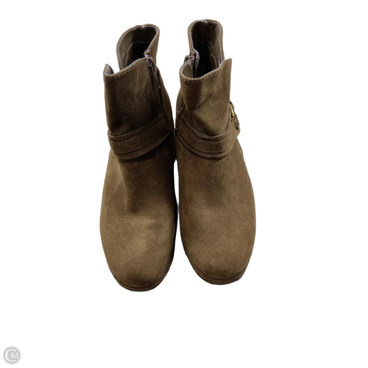 Boots Ankle Flats By Bella Vita In Brown, Size: 7.5