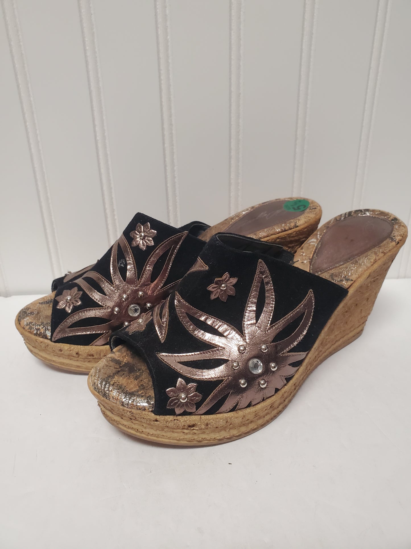 Sandals Heels Wedge By Clothes Mentor  Size: 5.5