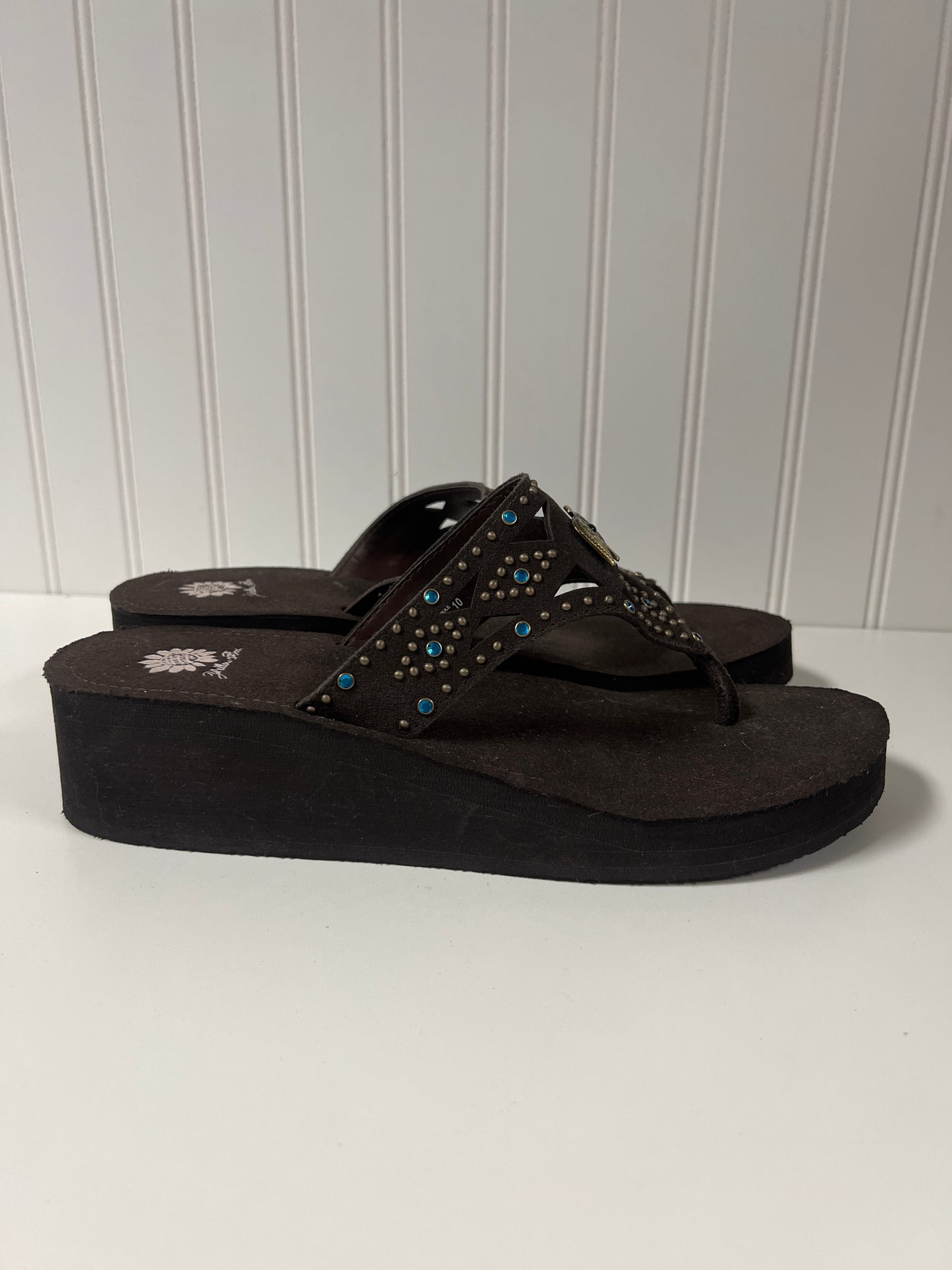 Brown Sandals Flip Flops Yellow Box, Size 10