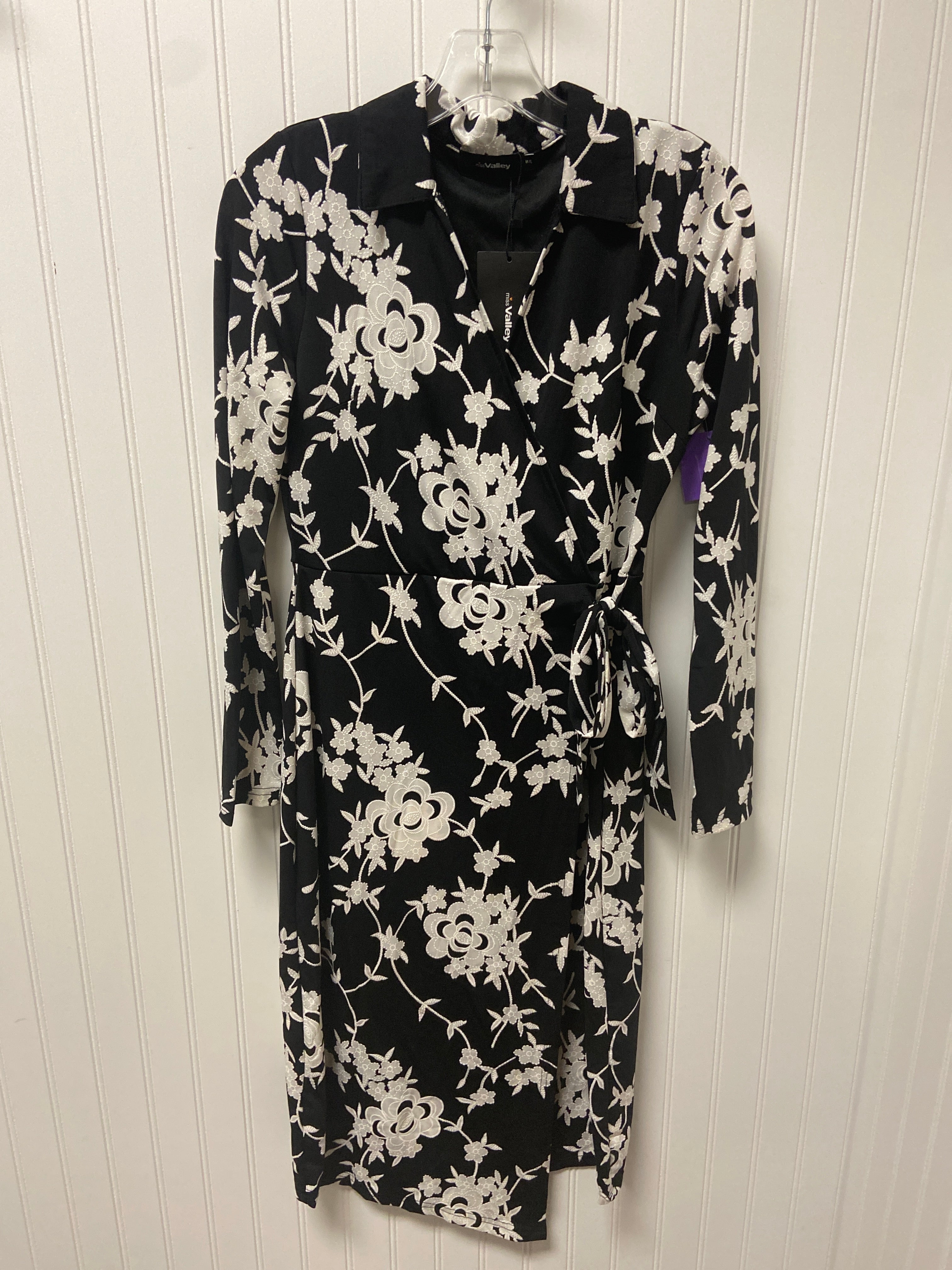 Black & White Dress Work Clothes Mentor, Size L Clothes Mentor Palm