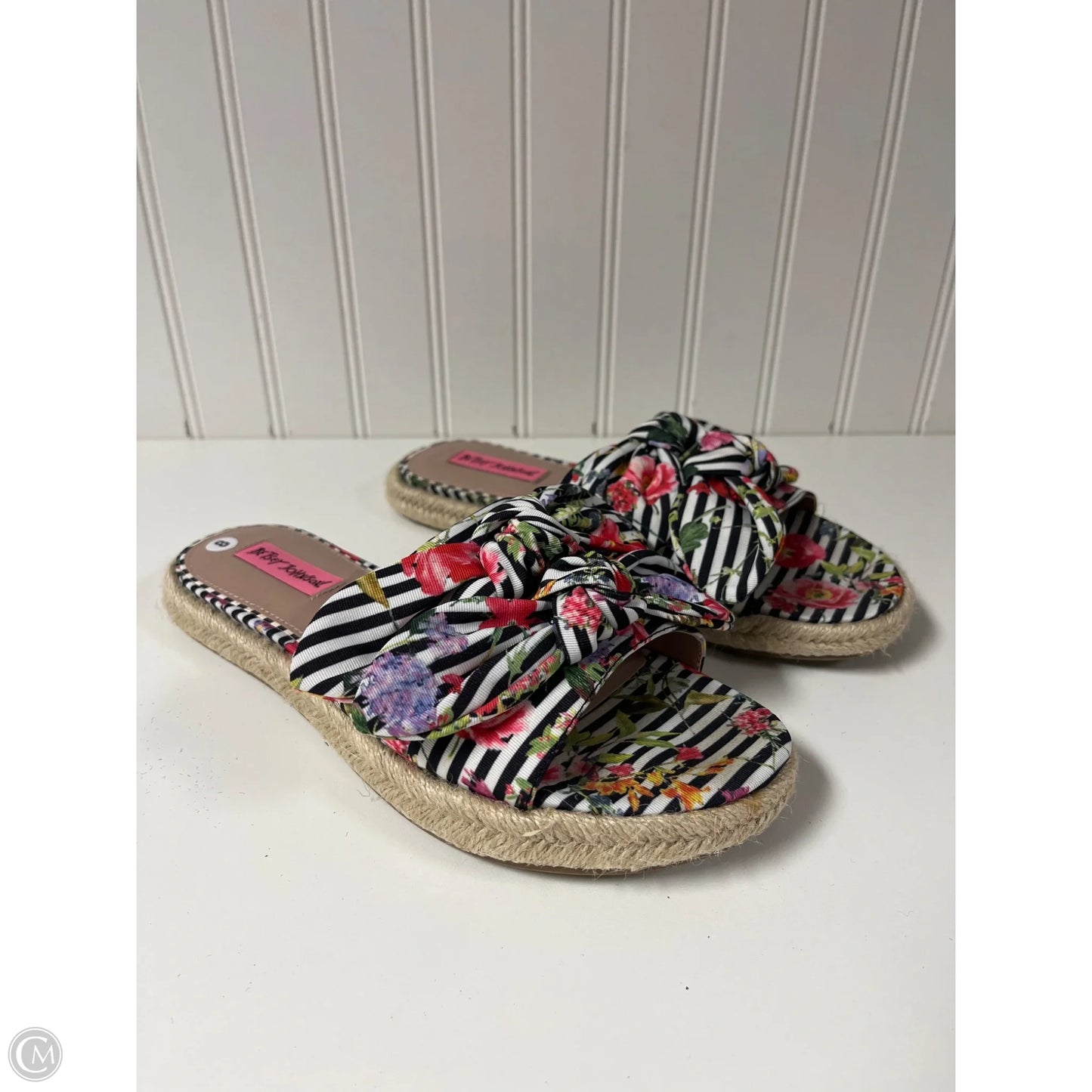 Sandals Flats By Betsey Johnson In Striped Pattern, Size: 8