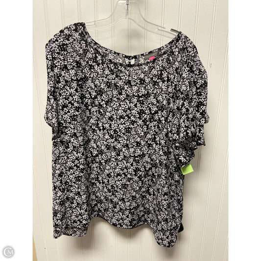 Top Short Sleeve By Vince Camuto In Black & White, Size: 1x