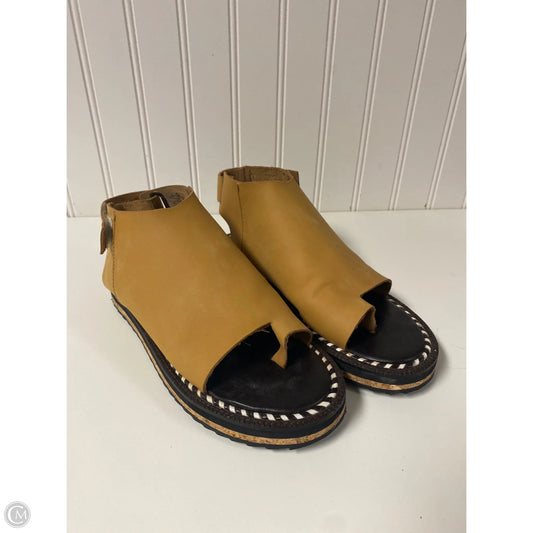 Sandals Flats By Free People In Tan, Size: 5.5