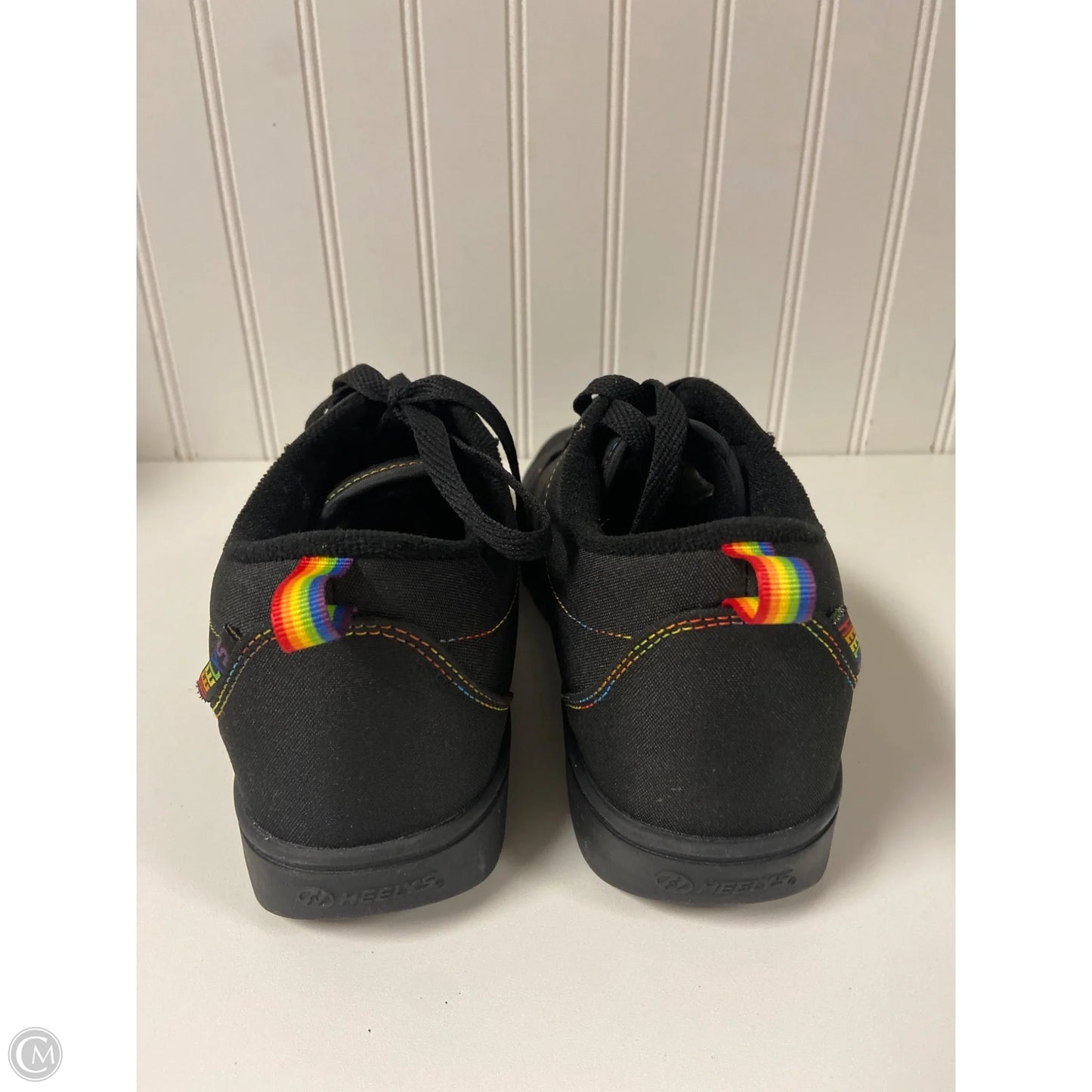Shoes Sneakers By Cmc In Black, Size: 7