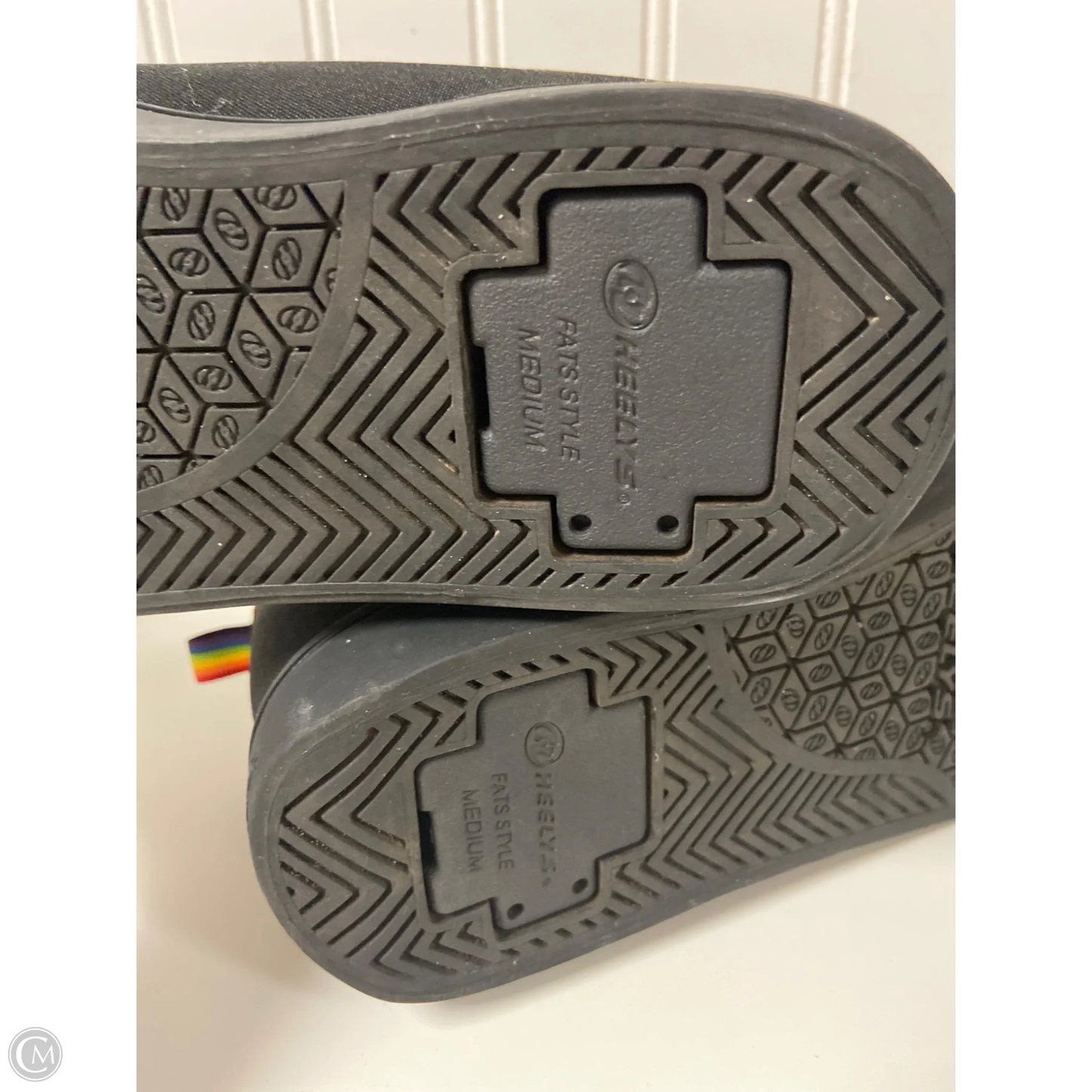 Shoes Sneakers By Cmc In Black, Size: 7