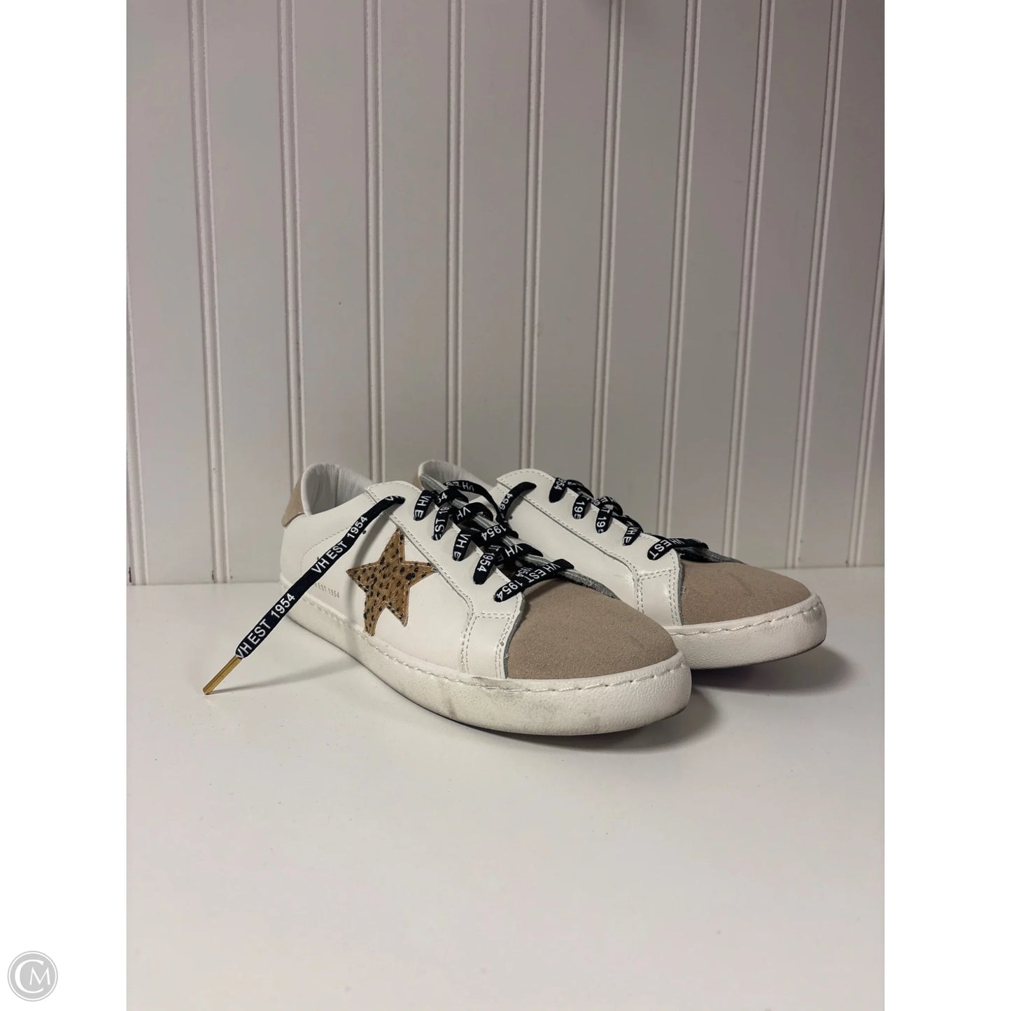 Shoes Sneakers By Vintage Havana In White, Size: 8.5