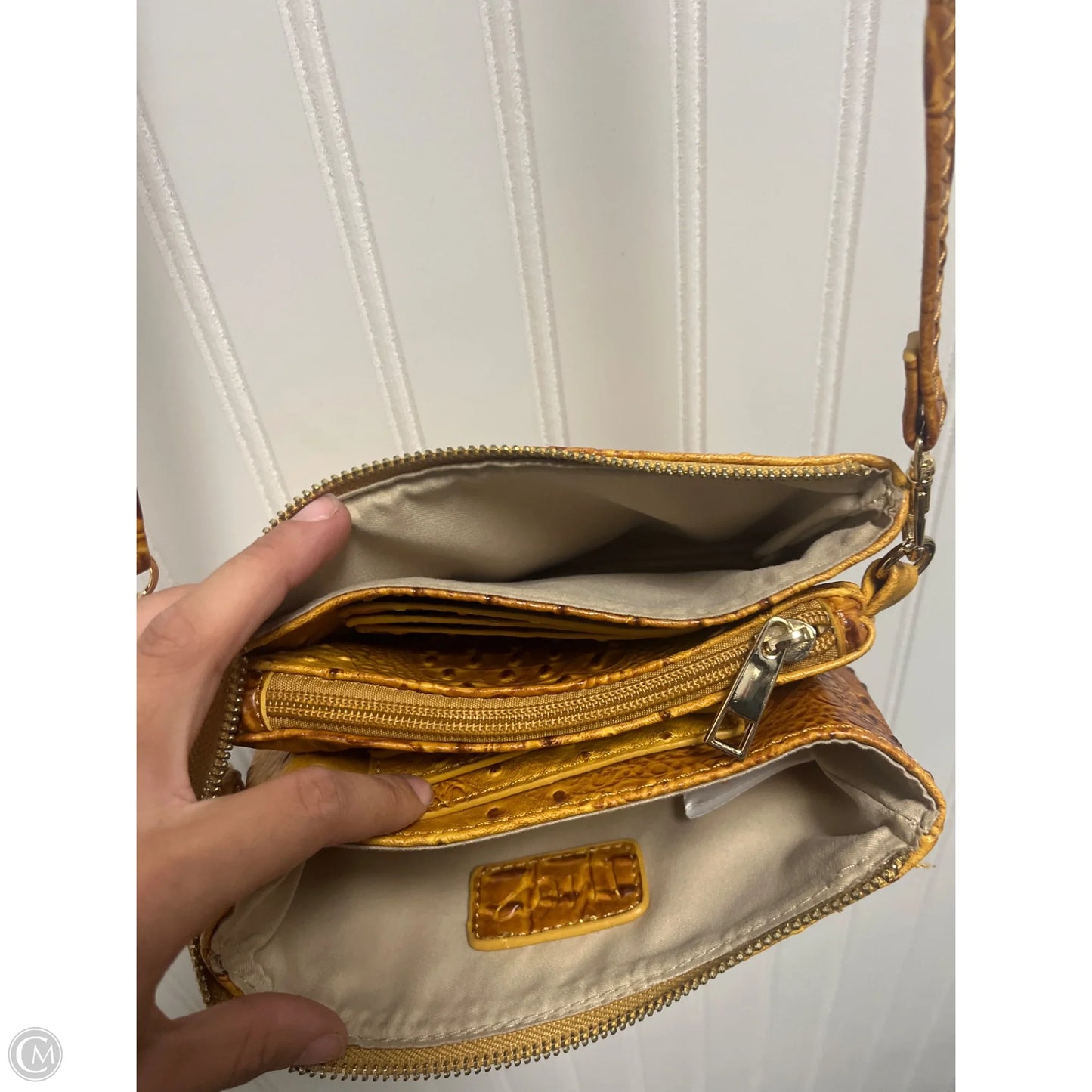 Crossbody By Clothes Mentor, Size: Small