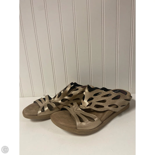 Sandals Flats By Clothes Mentor In Gold, Size: 9