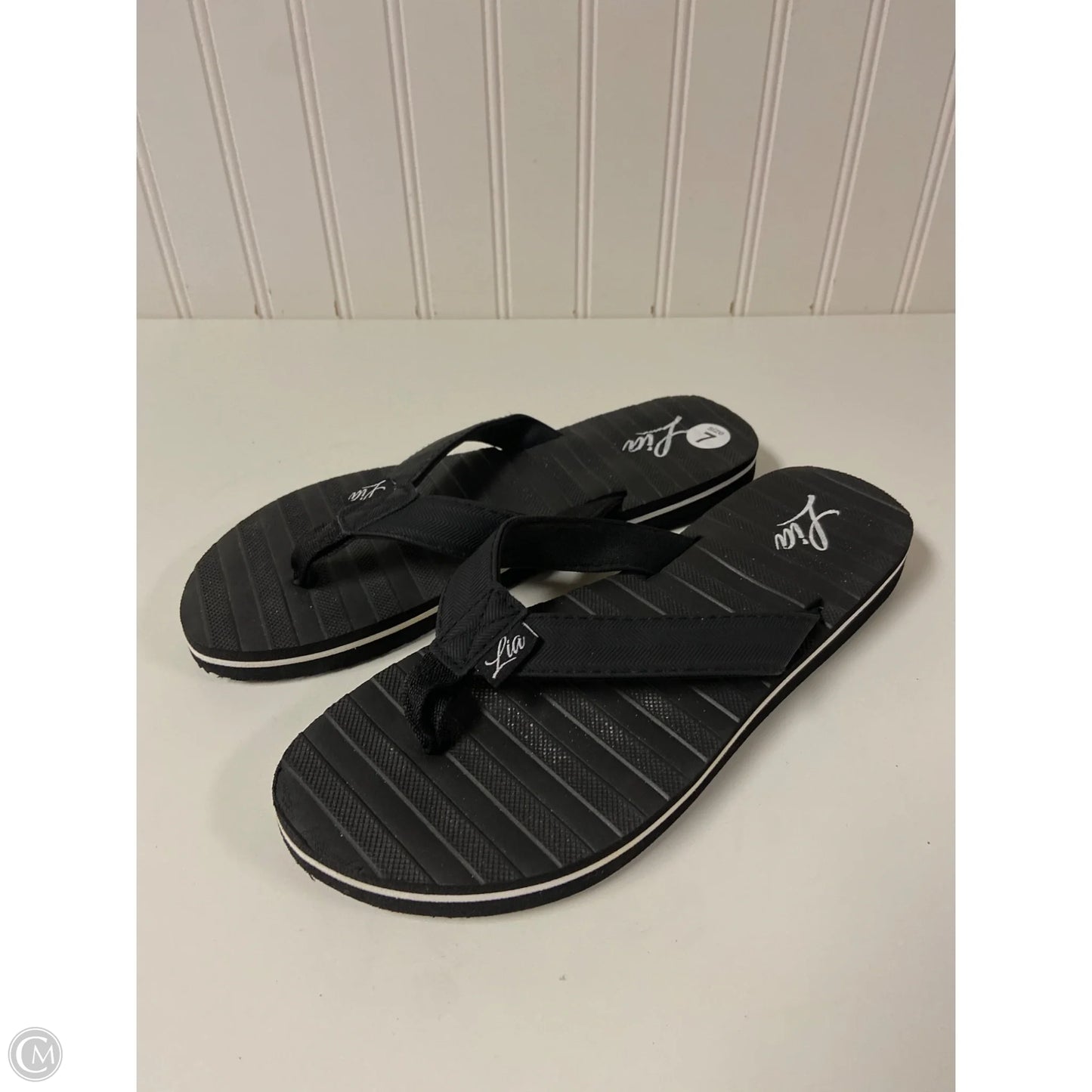 Sandals Flip Flops By Clothes Mentor In Black, Size: 7