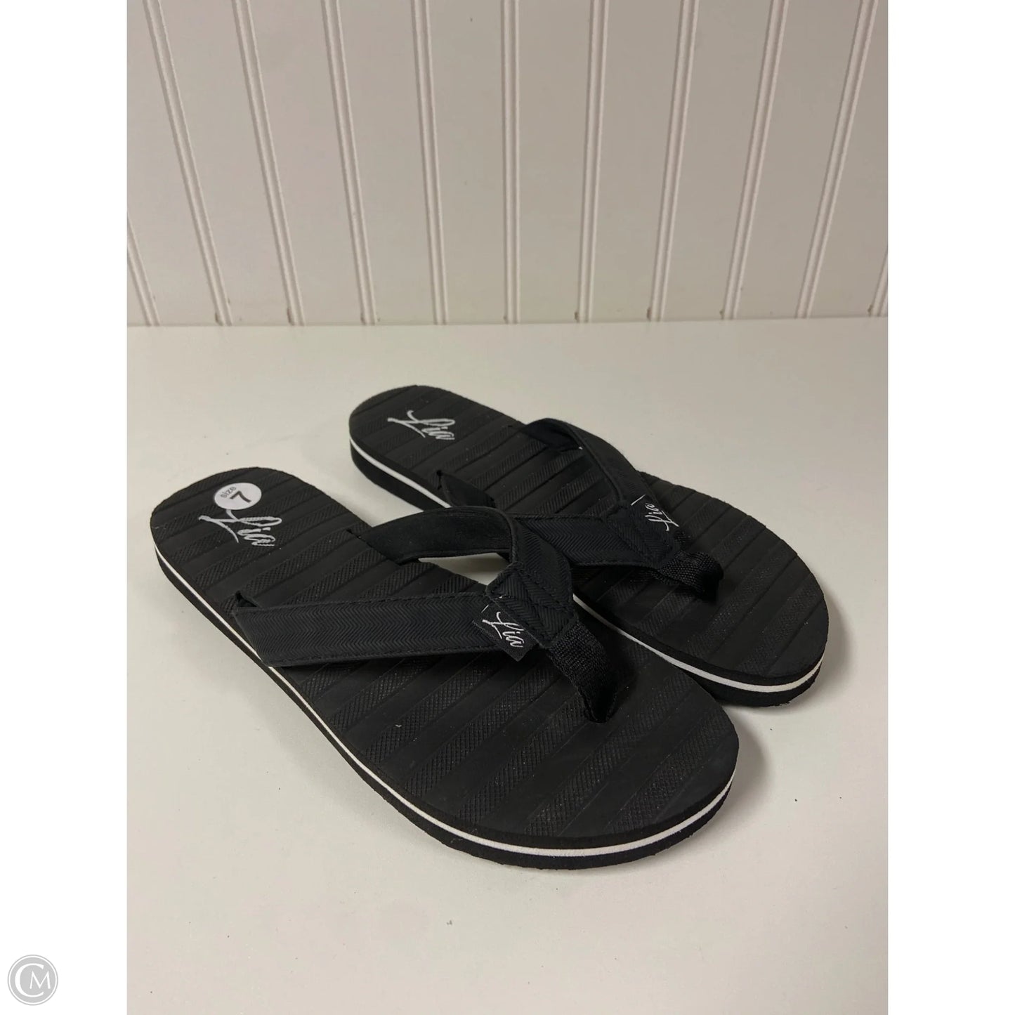 Sandals Flip Flops By Clothes Mentor In Black, Size: 7