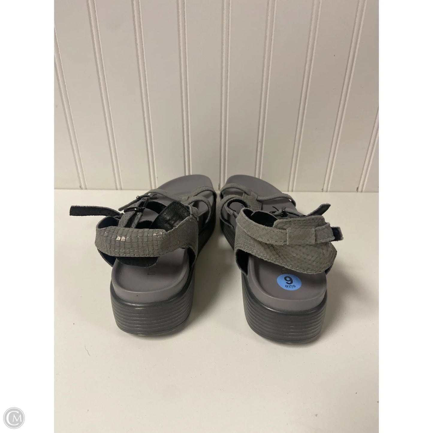 Sandals Flats By Donald Pliner In Grey, Size: 6