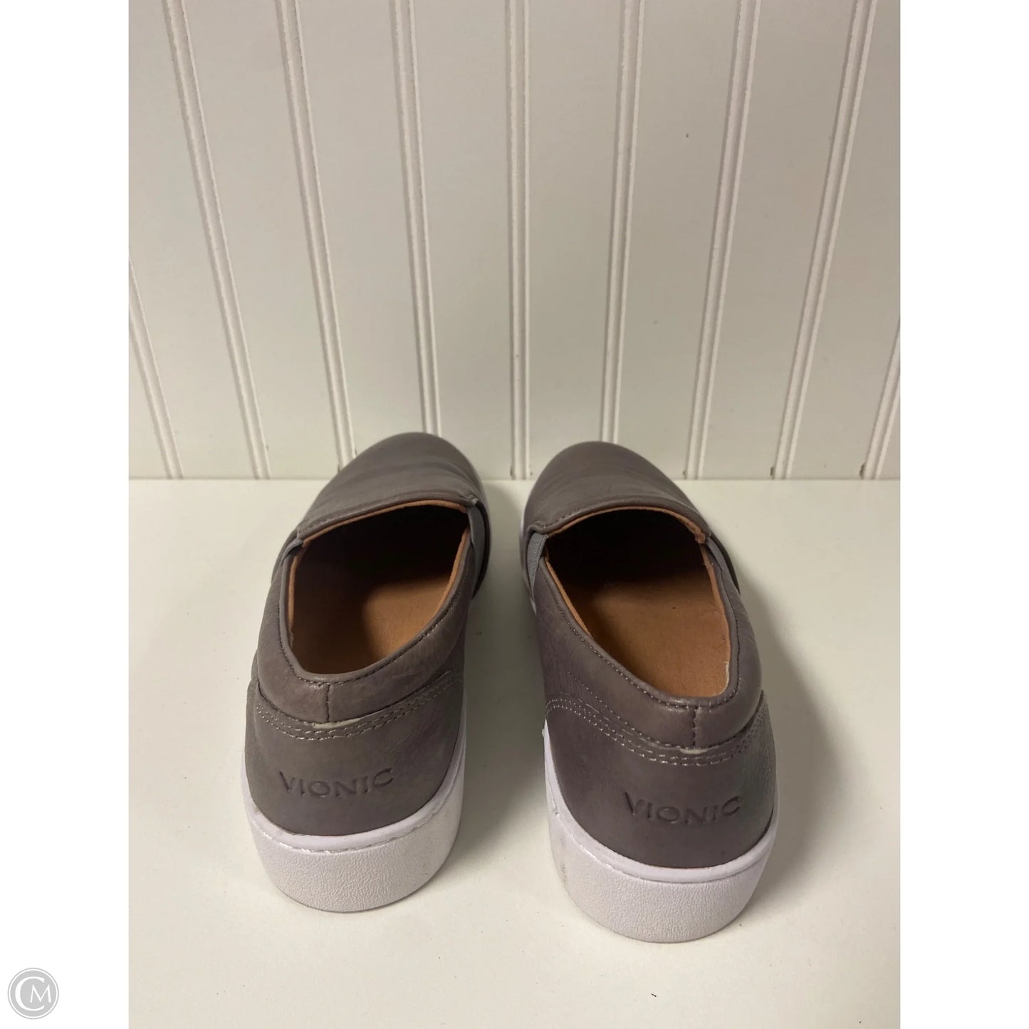 Shoes Flats By Vionic In Grey, Size: 6