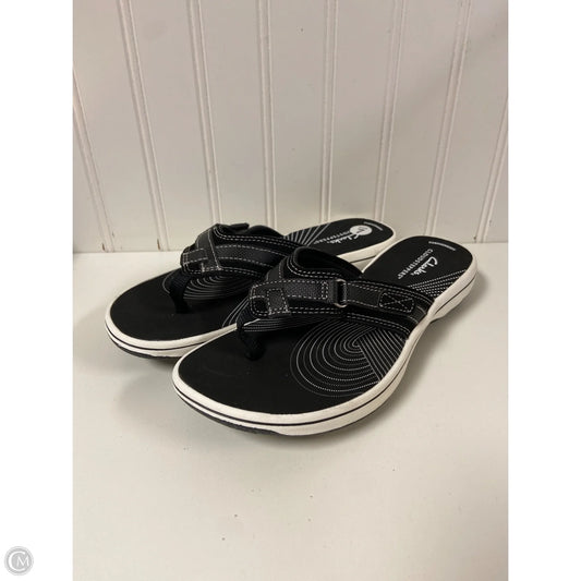 Sandals Flip Flops By Clarks In Black & White, Size: 7