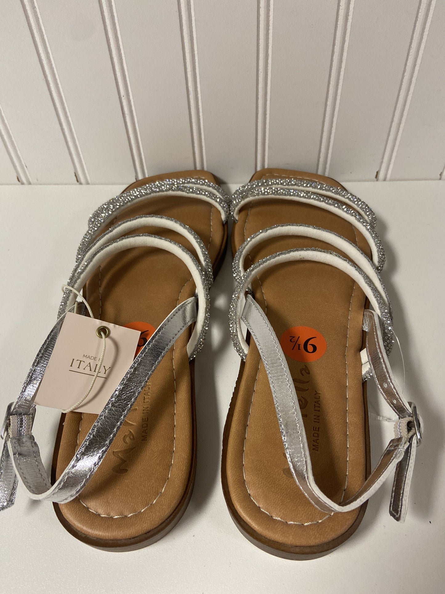 Sandals Flats By Clothes Mentor  Size: 9.5