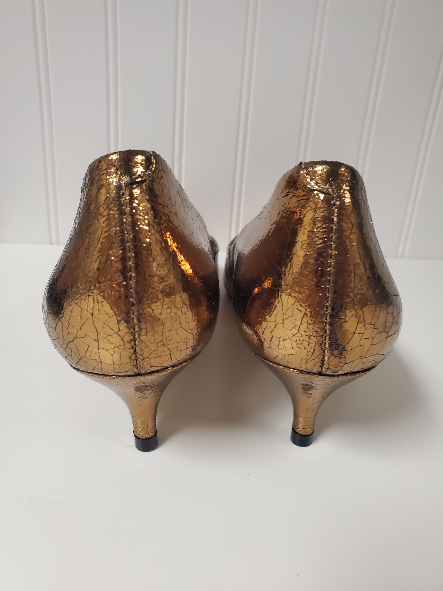 Gold Shoes Heels Kitten Clothes Mentor, Size 8