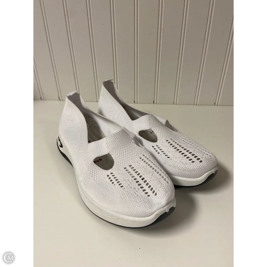 Shoes Athletic By Clothes Mentor In White, Size: 9.5