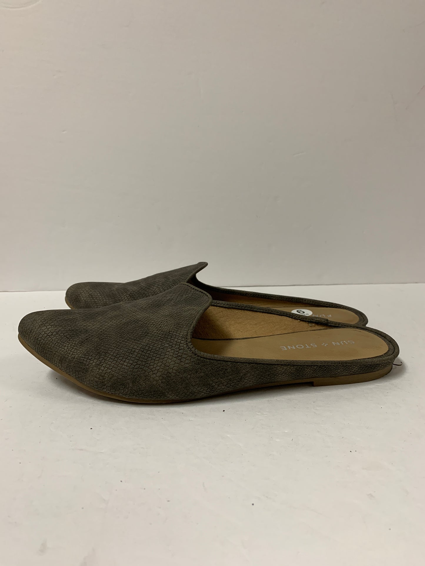 Shoes Flats By Clothes Mentor  Size: 9