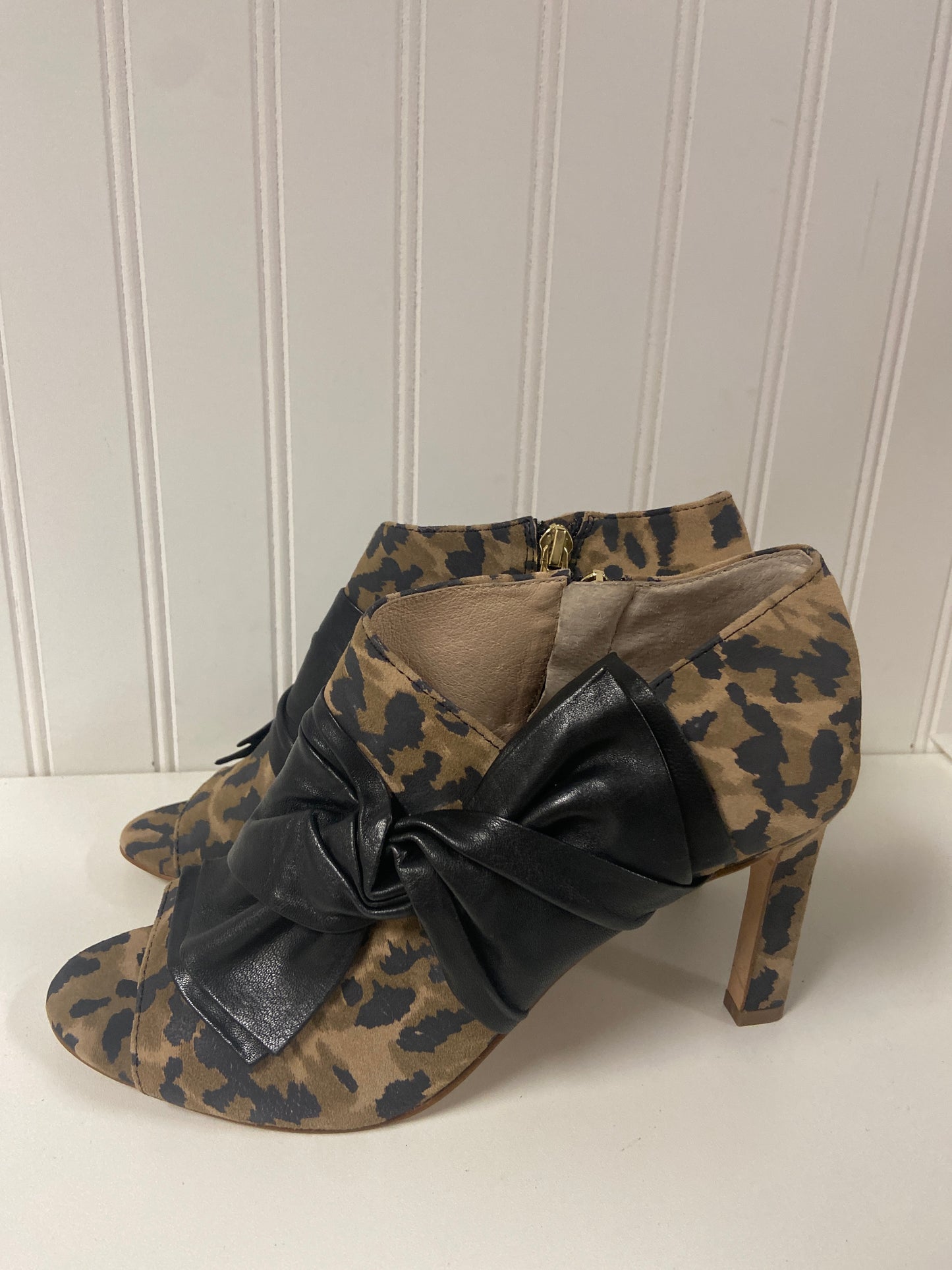 Sandals Heels Stiletto By Louise Et Cie In Animal Print, Size: 7.5