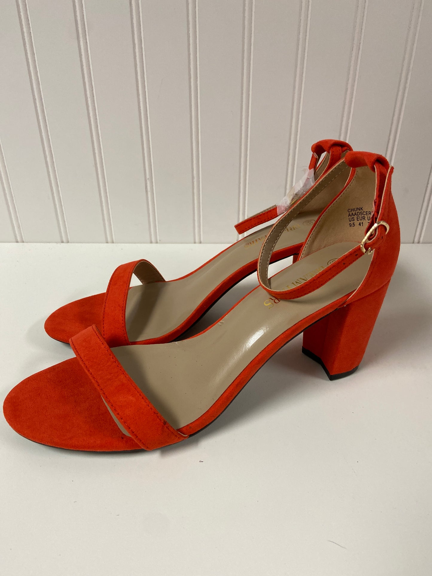 Red Sandals Heels Block Clothes Mentor, Size 9.5