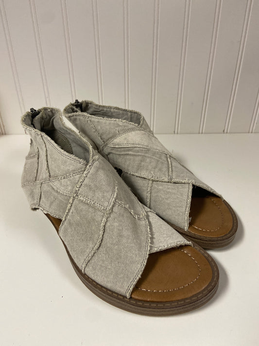 Sandals Flats By Blowfish In Grey, Size: 10