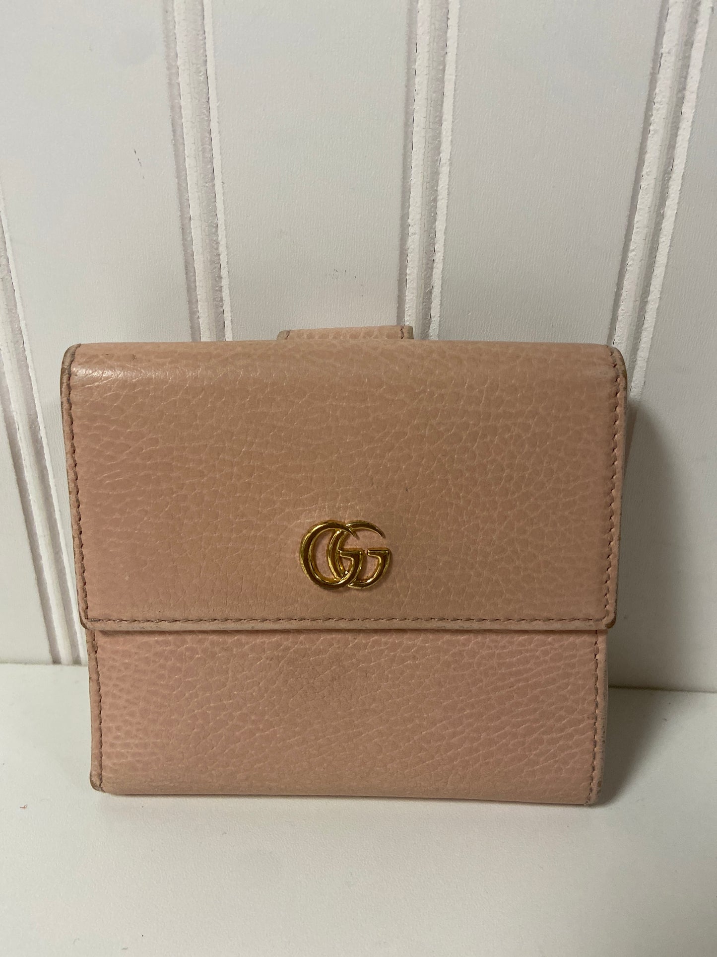 Wallet Luxury Designer By Gucci, Size: Medium